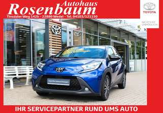 Schräge Frontansicht auf einen Toyota AYGO , freigestellt
