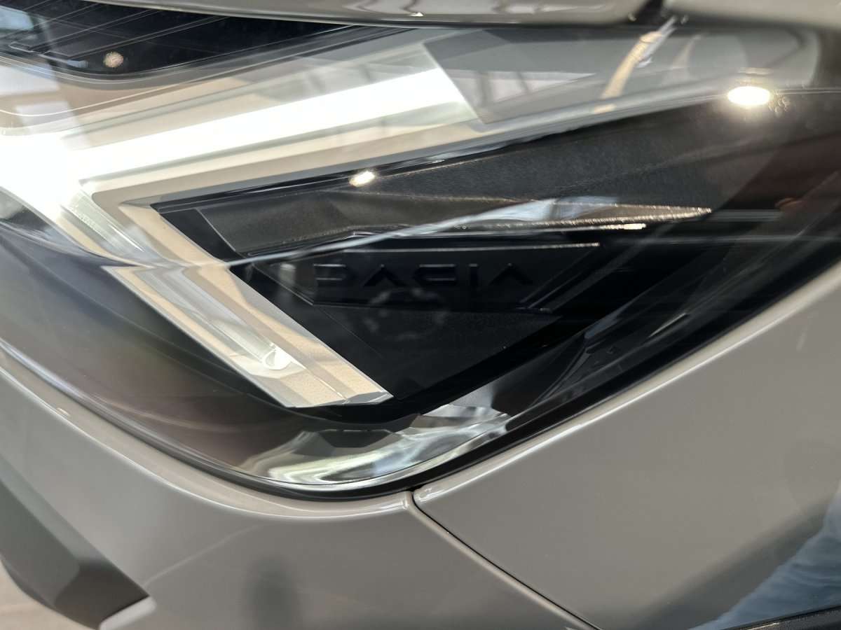 Fahrzeugbild eines Dacia Jogger