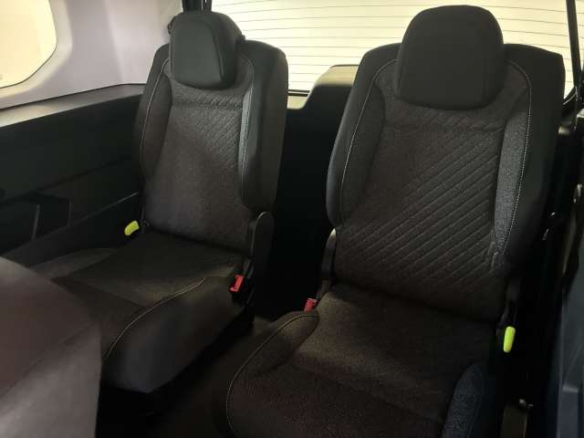 Fahrzeugbild eines Peugeot Rifter