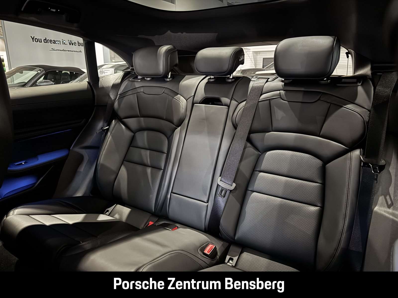 Fahrzeugbild eines Porsche Taycan