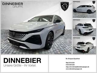 Schräge Frontansicht auf einen Peugeot 308 , freigestellt