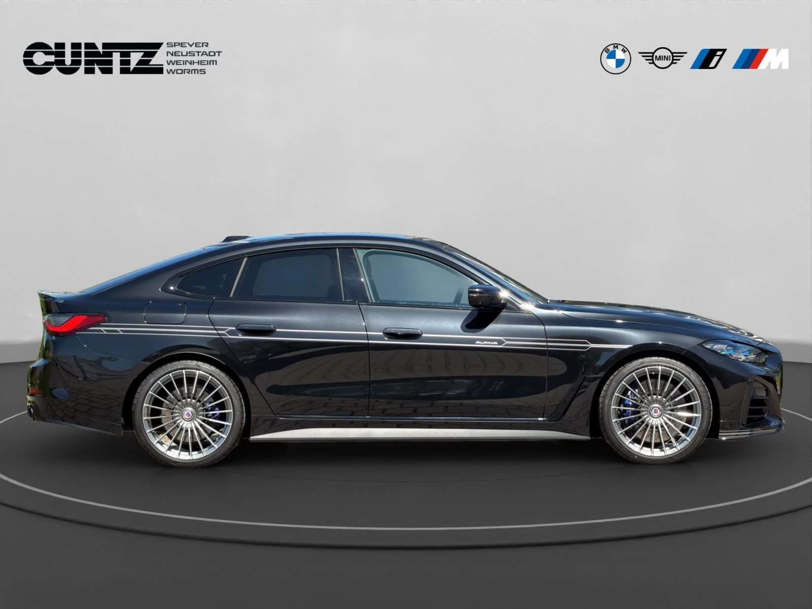 Fahrzeugbild eines Alpina B4