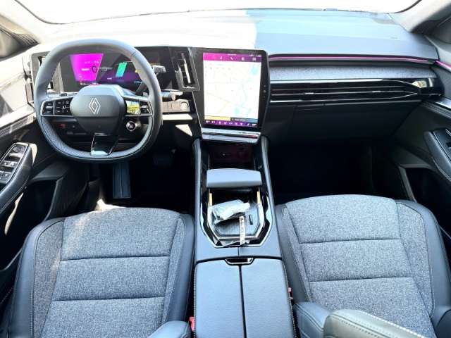 Fahrzeugbild eines Renault Rafale