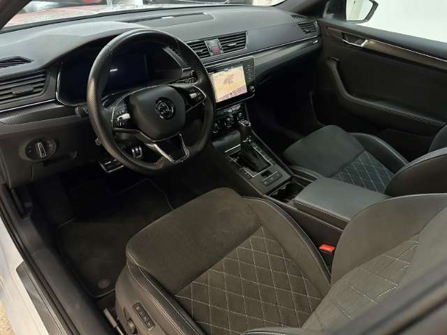 Fahrzeugbild eines Skoda Superb