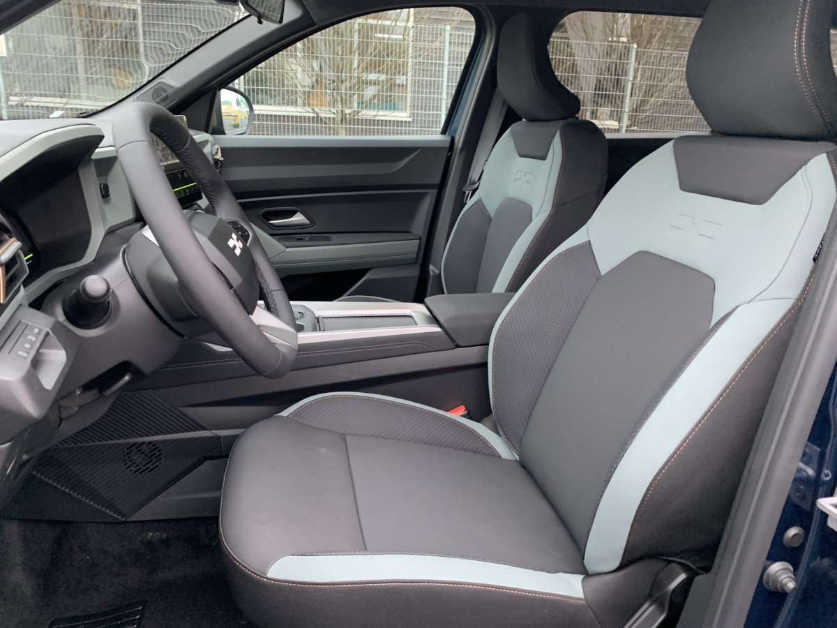 Fahrzeugbild eines Dacia Bigster