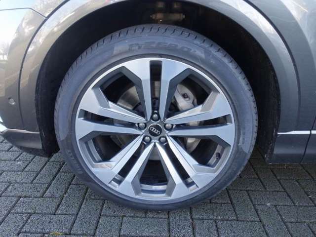 Fahrzeugbild eines Audi Q8