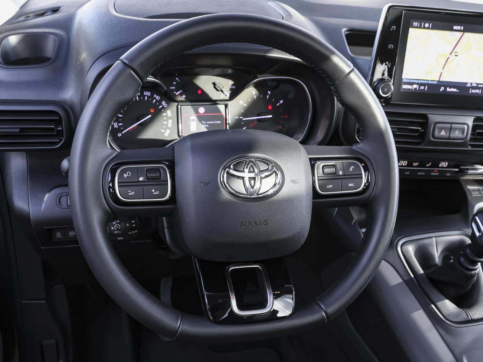 Fahrzeugbild eines Toyota Proace City
