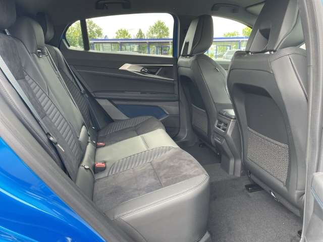 Fahrzeugbild eines Renault Rafale