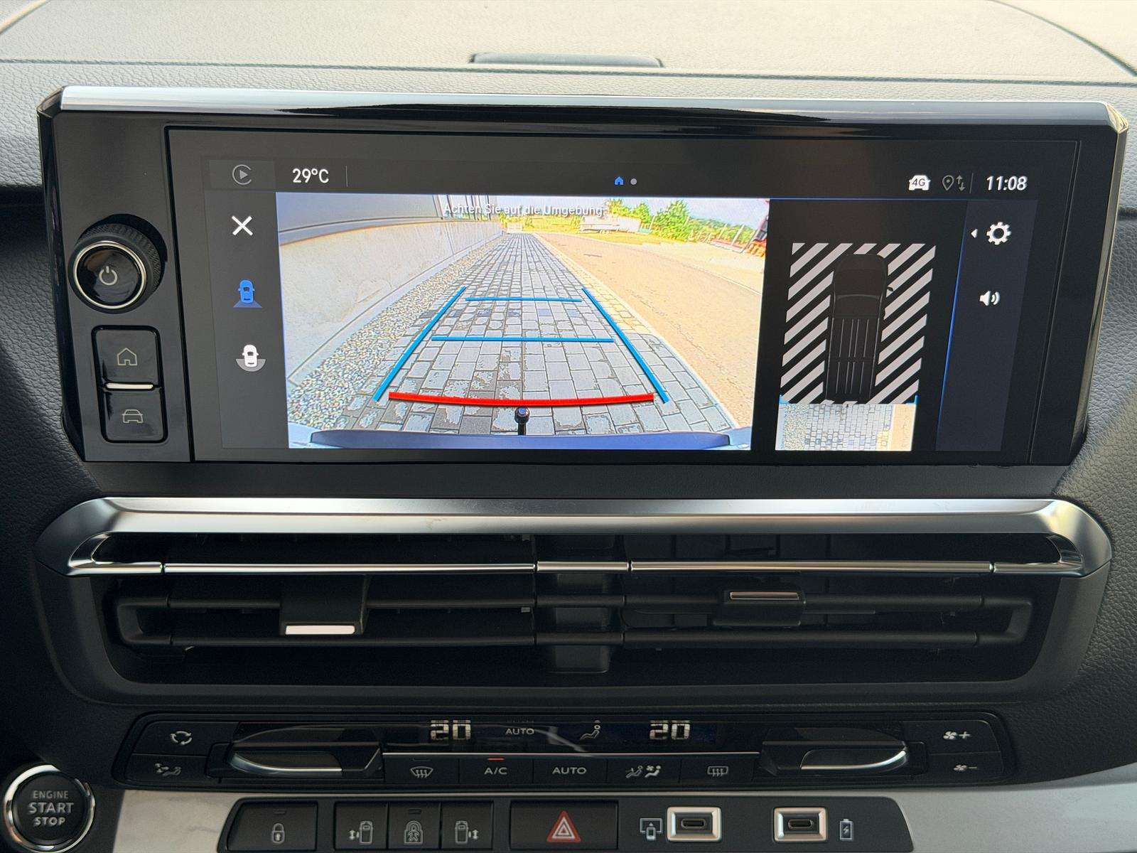 Fahrzeugbild eines Opel Zafira Life