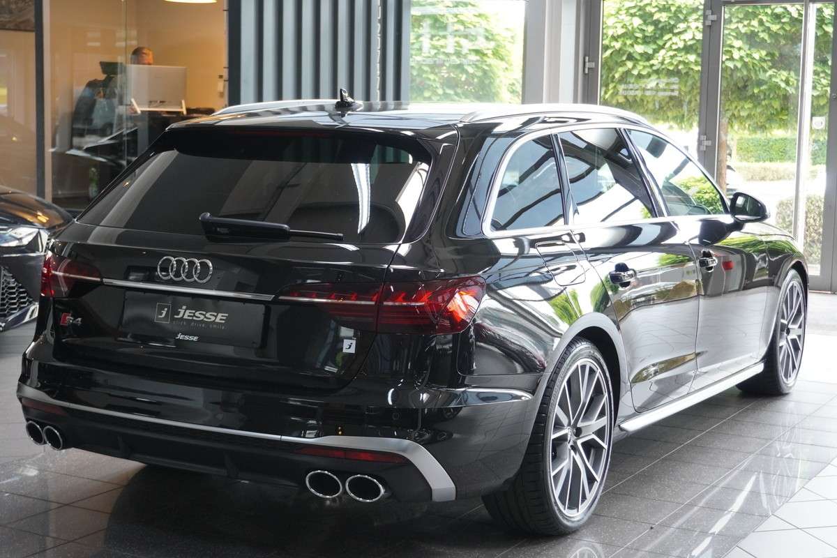 Fahrzeugbild eines Audi S4