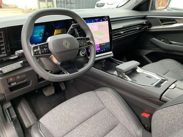 Fahrzeugbild eines Renault Rafale