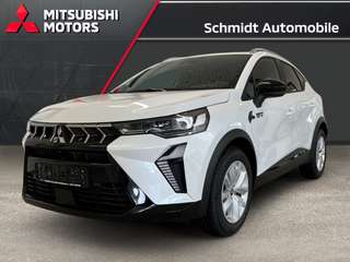 Schräge Frontansicht auf einen Mitsubishi ASX , freigestellt