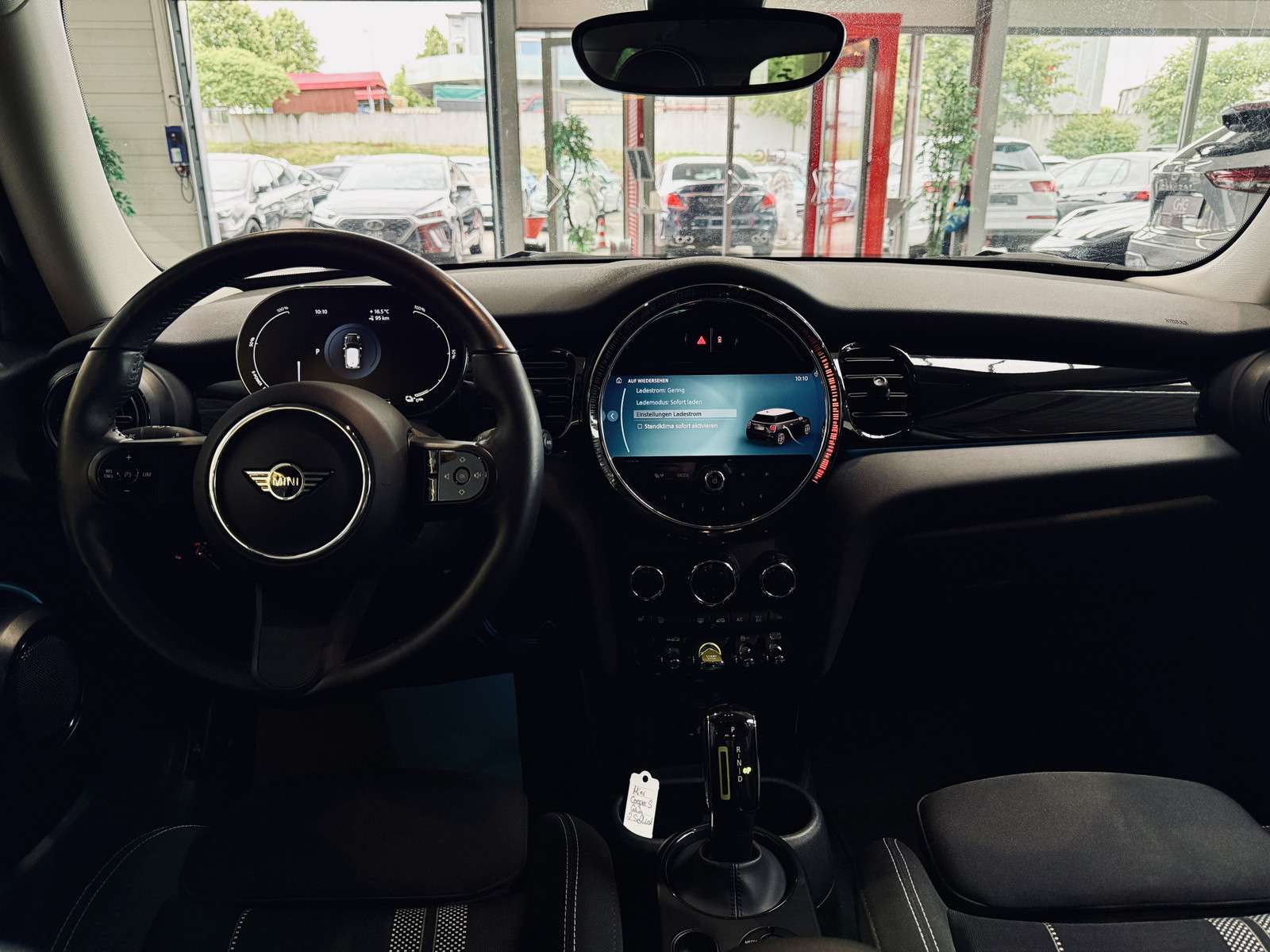 Fahrzeugbild eines MINI COOPER