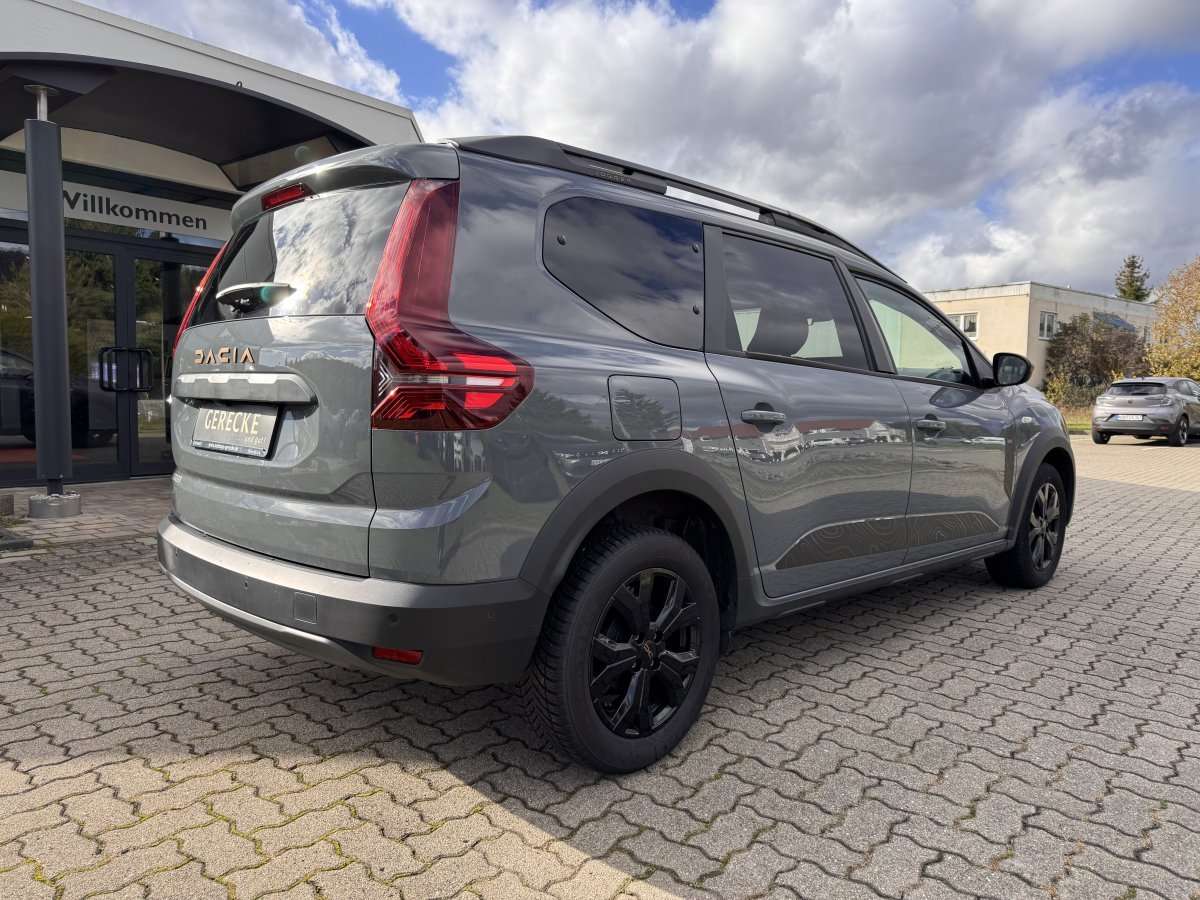 Fahrzeugbild eines Dacia Jogger