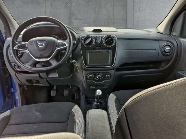 Fahrzeugbild eines Dacia Lodgy