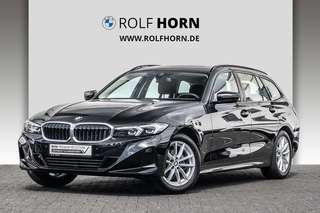 Schräge Frontansicht auf einen BMW 3er-Reihe , freigestellt
