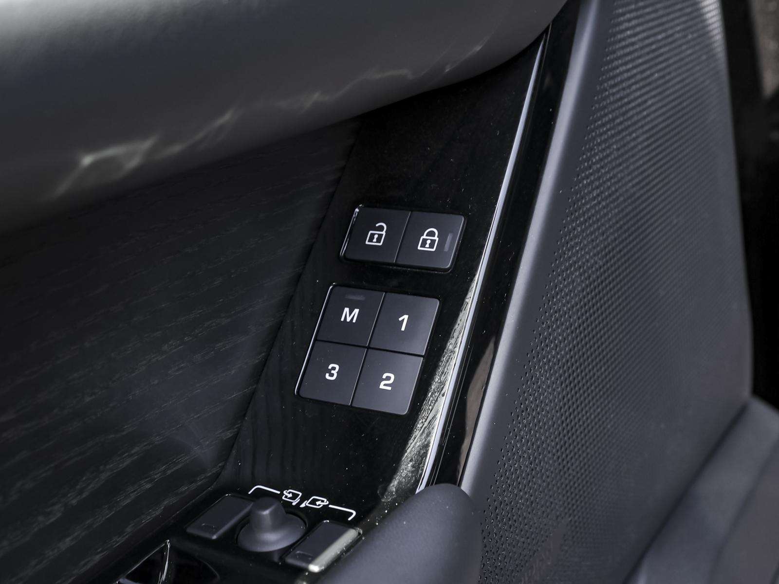 Fahrzeugbild eines Land Rover Range Rover Velar