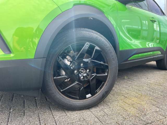 Fahrzeugbild eines Opel Mokka Electric