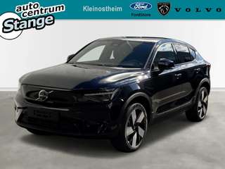 Schräge Frontansicht auf einen Volvo C40 , freigestellt