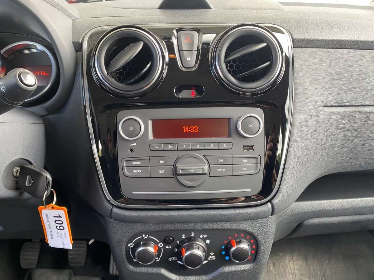 Fahrzeugbild eines Dacia Lodgy
