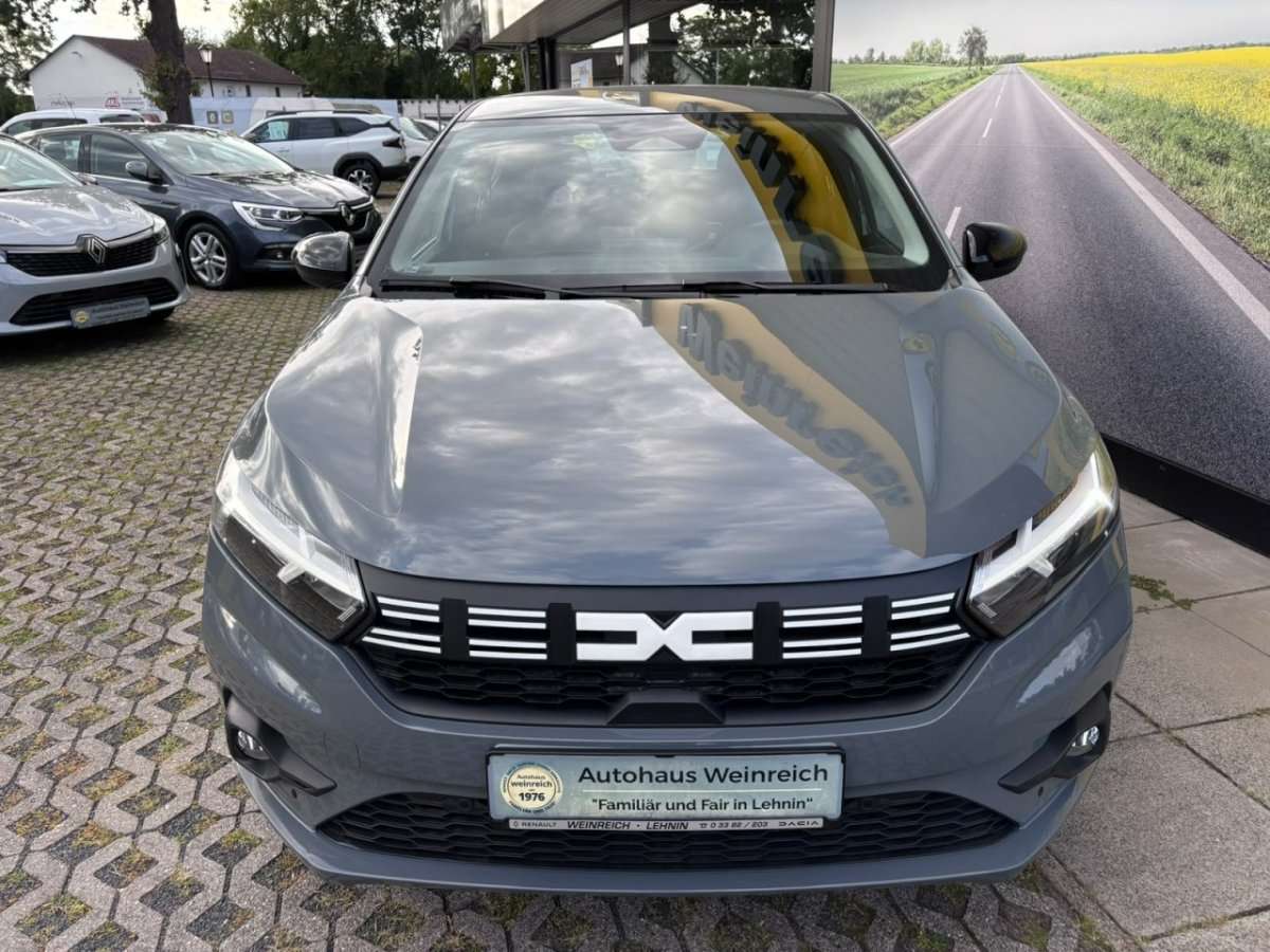 Fahrzeugbild eines Dacia Sandero