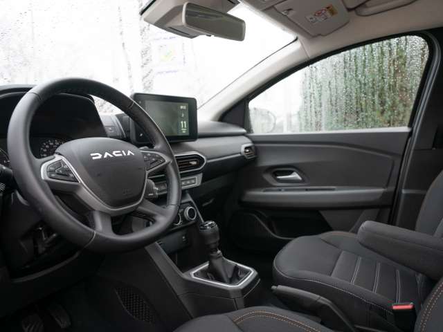 Fahrzeugbild eines Dacia Sandero