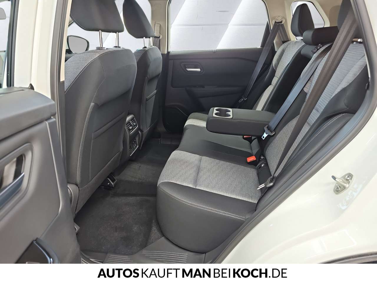Fahrzeugbild eines Nissan X-TRAIL