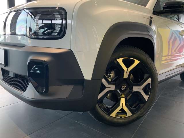 Fahrzeugbild eines Renault 4 E-TECH