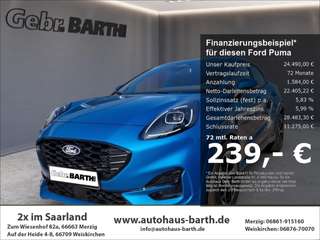 Schräge Frontansicht auf einen Ford Puma , freigestellt