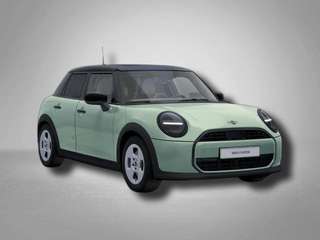 Schräge Frontansicht auf einen MINI COOPER , freigestellt