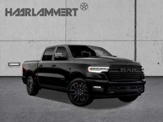 Schräge Frontansicht auf einen Dodge RAM , freigestellt