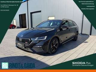 Schräge Frontansicht auf einen Skoda Octavia , freigestellt