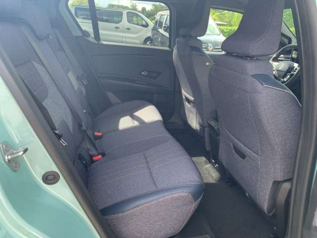 Fahrzeugbild eines Renault 4 E-TECH