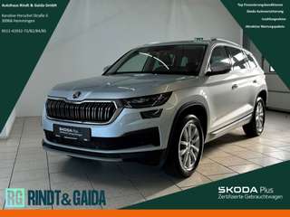 Schräge Frontansicht auf einen Skoda Kodiaq , freigestellt