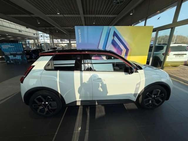 Fahrzeugbild eines Renault 5 E-TECH