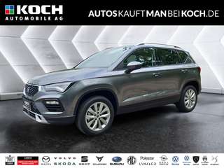 Schräge Frontansicht auf einen SEAT Ateca , freigestellt