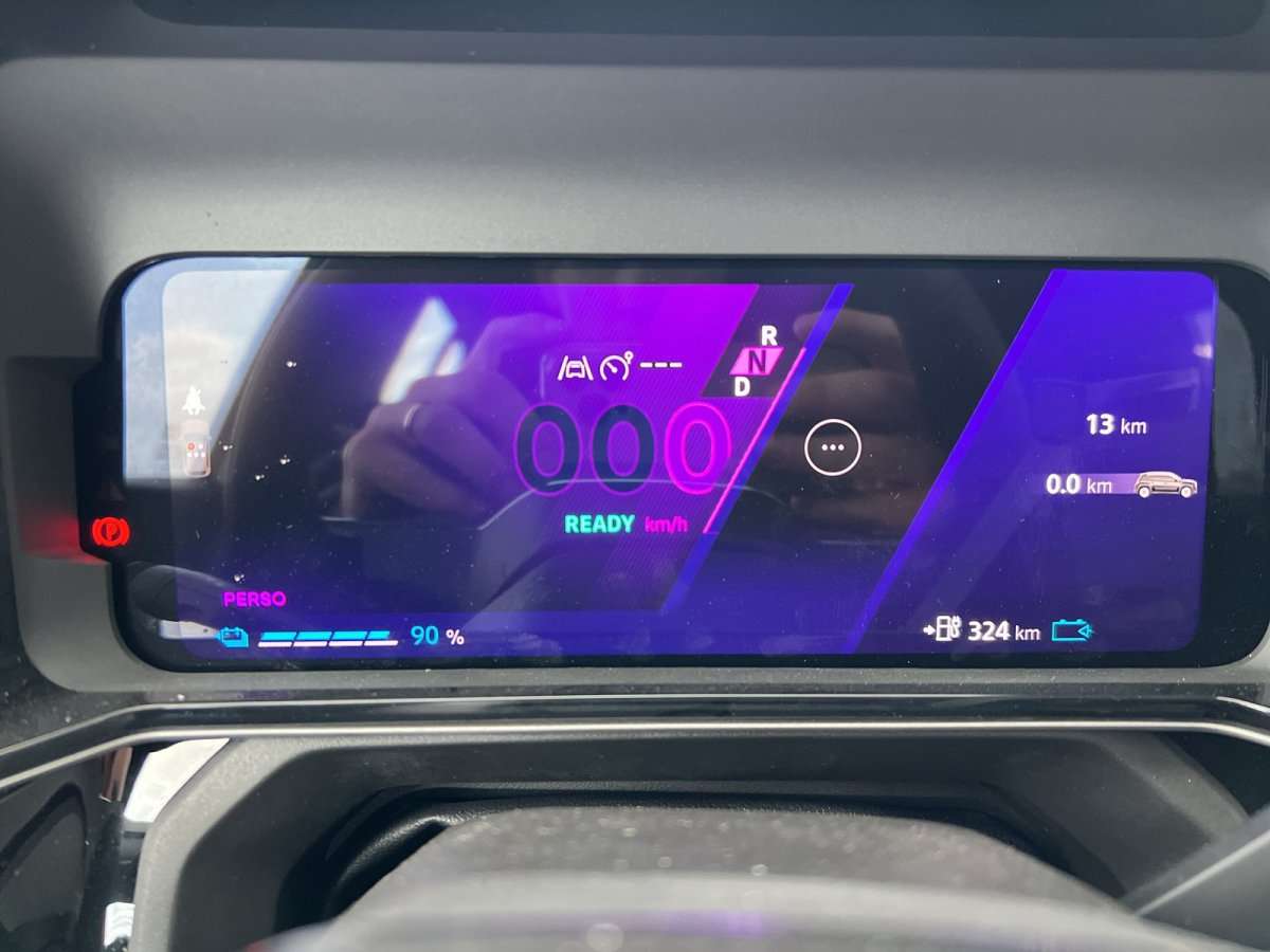 Fahrzeugbild eines Renault 4 E-TECH