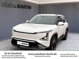 Schräge Frontansicht auf einen Kia EV5 , freigestellt