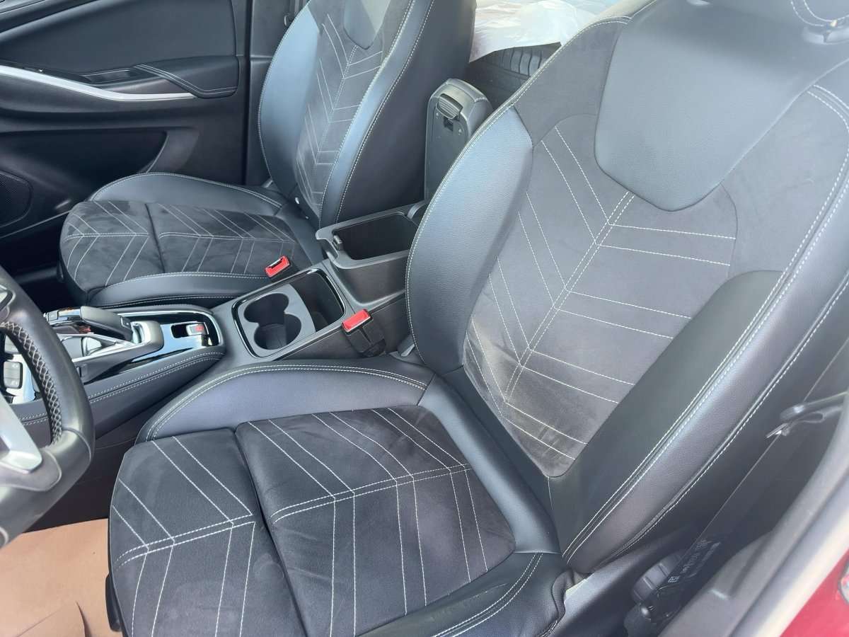 Fahrzeugbild eines Opel Grandland X