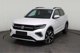 Schräge Frontansicht auf einen Volkswagen T-Cross , freigestellt