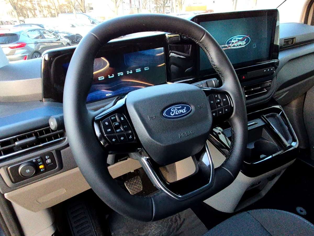 Fahrzeugbild eines Ford Tourneo Custom