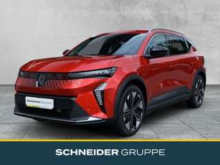 Schräge Frontansicht auf einen Renault Scenic E-TECH , freigestellt