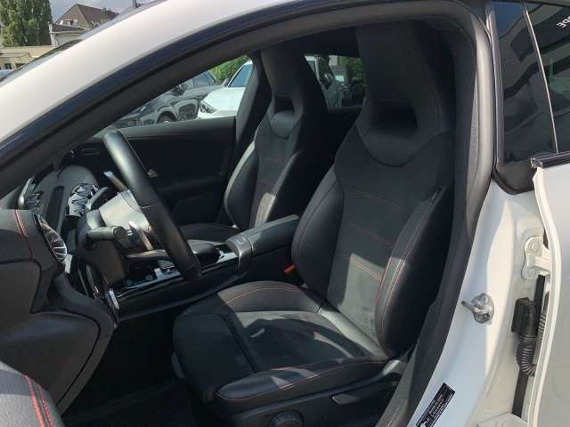 Fahrzeugbild eines Mercedes-Benz CLA