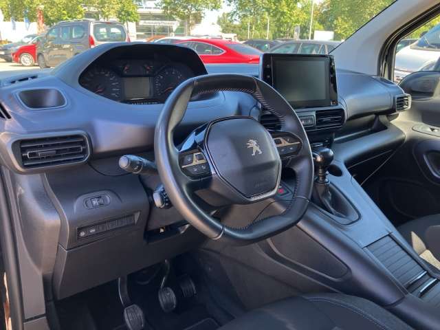 Fahrzeugbild eines Peugeot Rifter