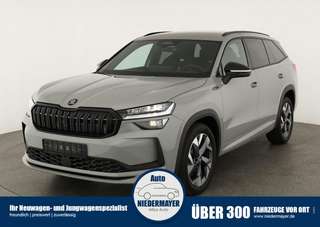 Schräge Frontansicht auf einen Skoda Kodiaq , freigestellt