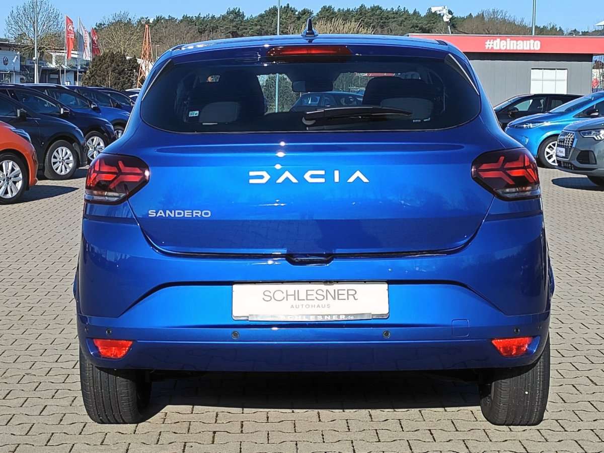 Fahrzeugbild eines Dacia Sandero