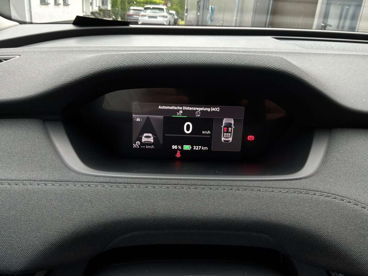Fahrzeugbild eines Skoda ELROQ