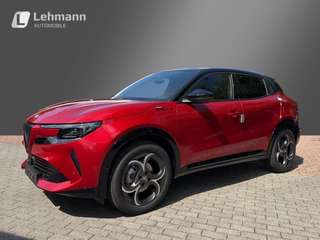Schräge Frontansicht auf einen Alfa Romeo Junior , freigestellt