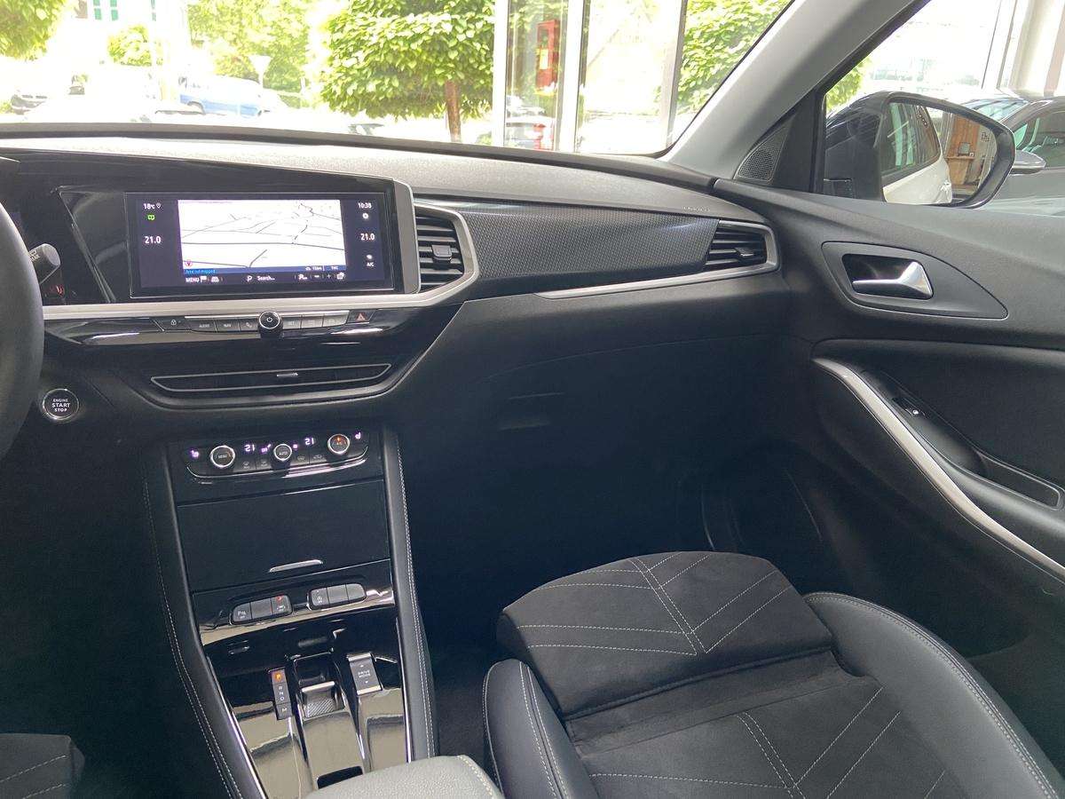 Fahrzeugbild eines Opel Grandland X