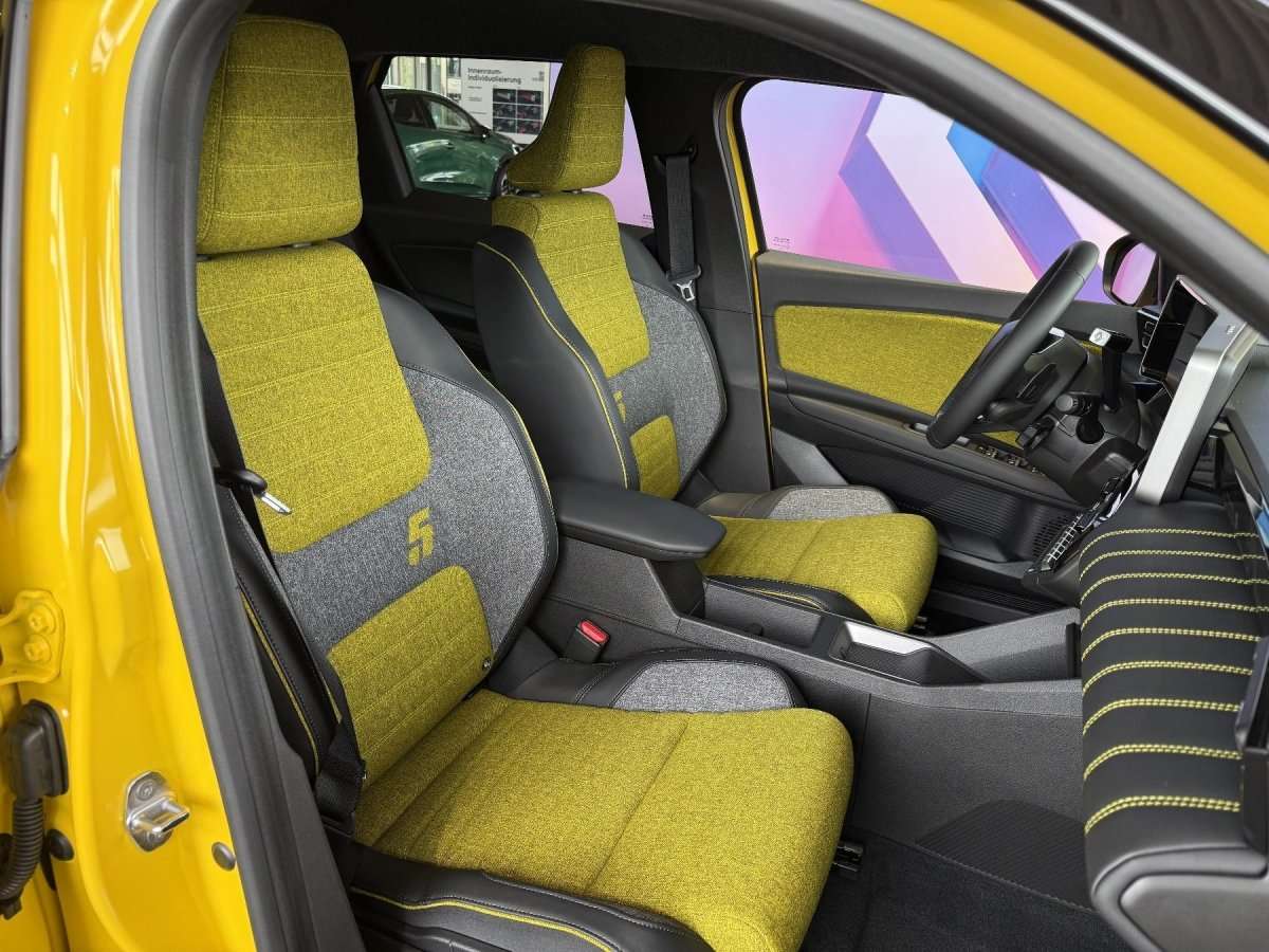 Fahrzeugbild eines Renault 5 E-TECH